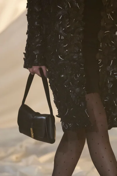 Look 150